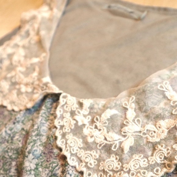 Sweet Laced Tank Top - Picture 4 of 5